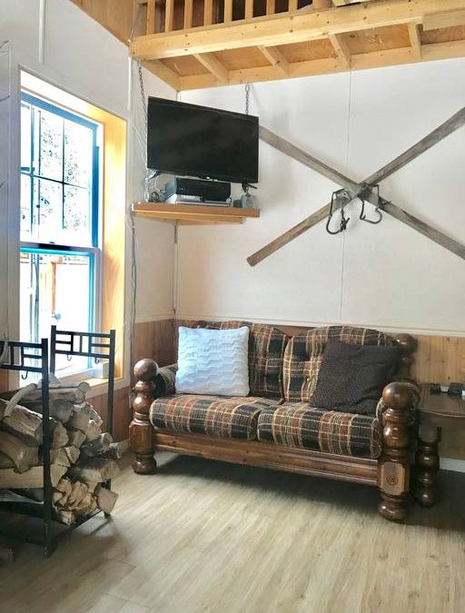 Sam – Salon, coin télévison